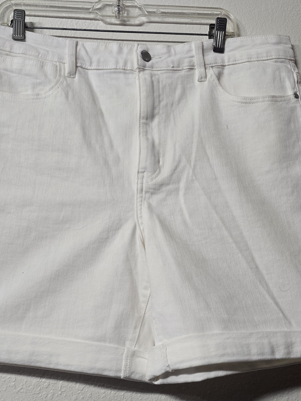 Wrangler White Men's Denim Shorts - Clean Five-Pocket Style